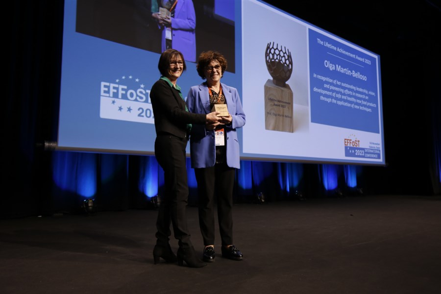Message And the 2023 Lifetime Achievement Award goes to Prof. Olga Martín-Belloso bekijken